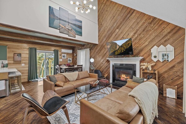 TV, fireplace, offices