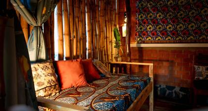 Blue Day-dream Villa in the heart of Jinja city