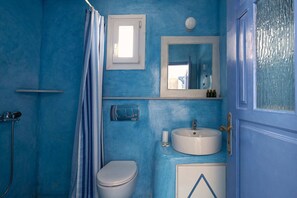 Articles de toilette gratuits, sèche-cheveux, chaussons