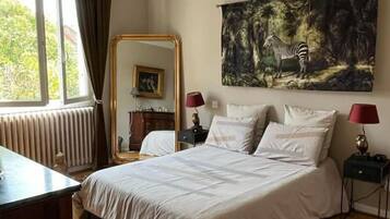 2 bedrooms, desk, free WiFi, bed sheets