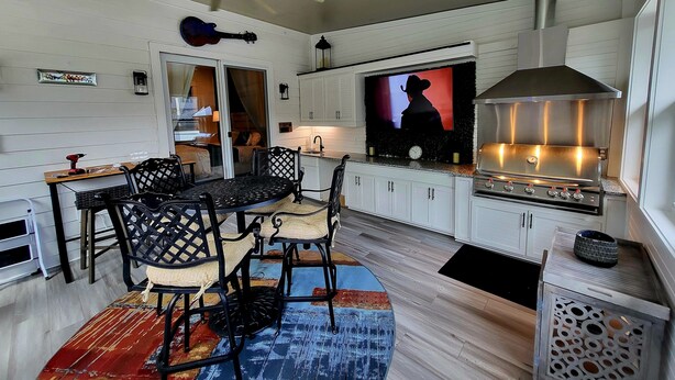 Unclassified image, 1 of 27, button - Captivating Squeaky Clean 3 BR 3 BA Furn Home in Prized Downtown Neighborhood (Nashville)