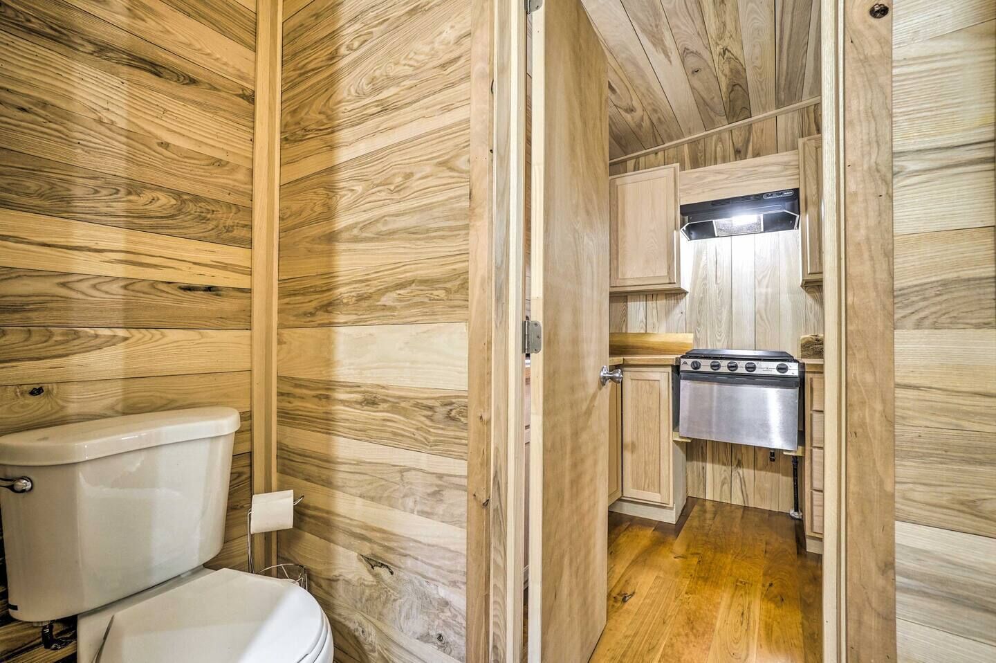 Shower, eco-friendly toiletries, towels, toilet paper