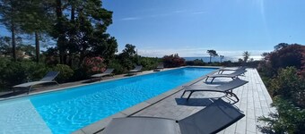 Propriété Pieds Dans L'eau Plage de Sable Intimiste au Bout du Jardin