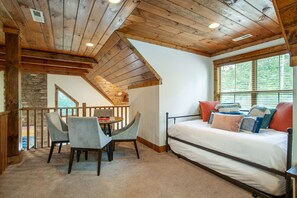 4 soveværelser, skrivebord, strygejern/strygebræt, gratis Wi-Fi