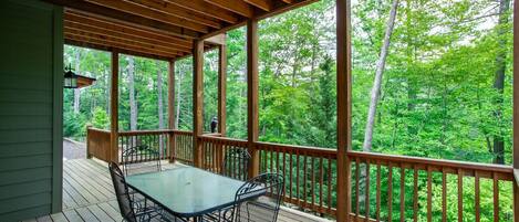 تناول الطعام بالخارج