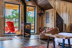 Interior - Hot tub, Woodstove, Views, BBQ, K Bed, EV charger (Estes Park)