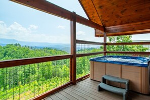 Outdoor spa tub - Hot Tub Soak & Expansive Deck Views in Scenic Smoky Mountain Escape (Sevierville)