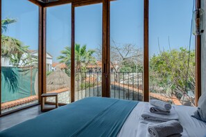 奢华双人房 | 高档床上用品、免费迷你吧物品、免费 WiFi、床单