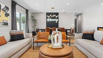 Télévision, cheminée, chaßne hi-fi, espaces bureaux