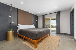7 bedrooms, desk, iron/ironing board, WiFi