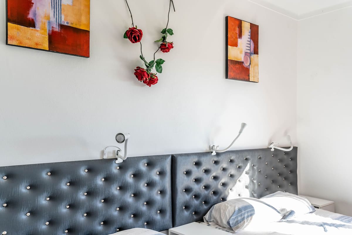 Chambre Falésia 4 personnes | 1 bedroom, in-room safe, individually decorated, individually furnished