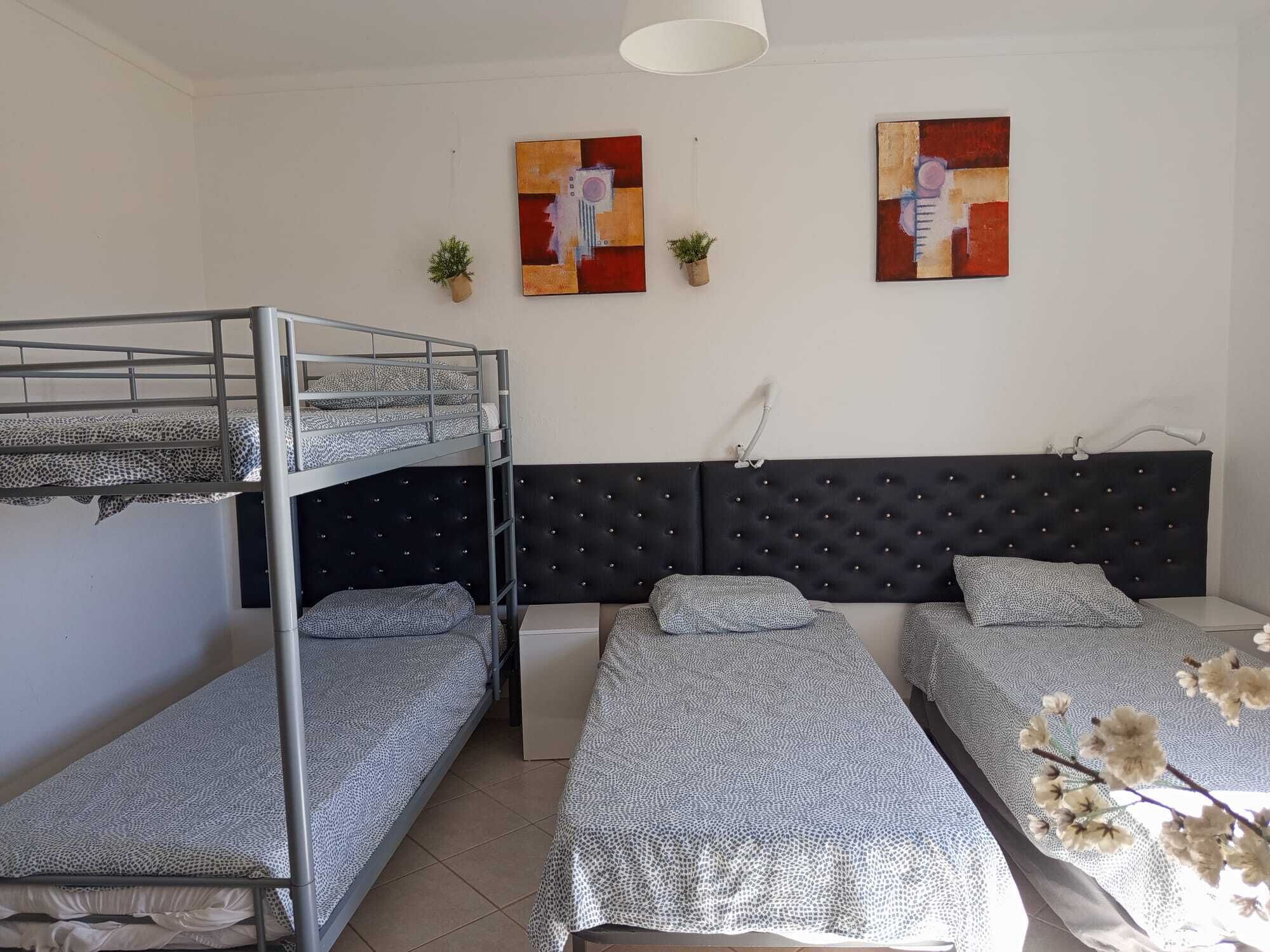 Chambre Falésia 4 personnes | In-room safe, individually decorated, individually furnished