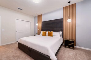 9 多间卧室、办公桌、熨斗/熨衣板、旅行婴儿床