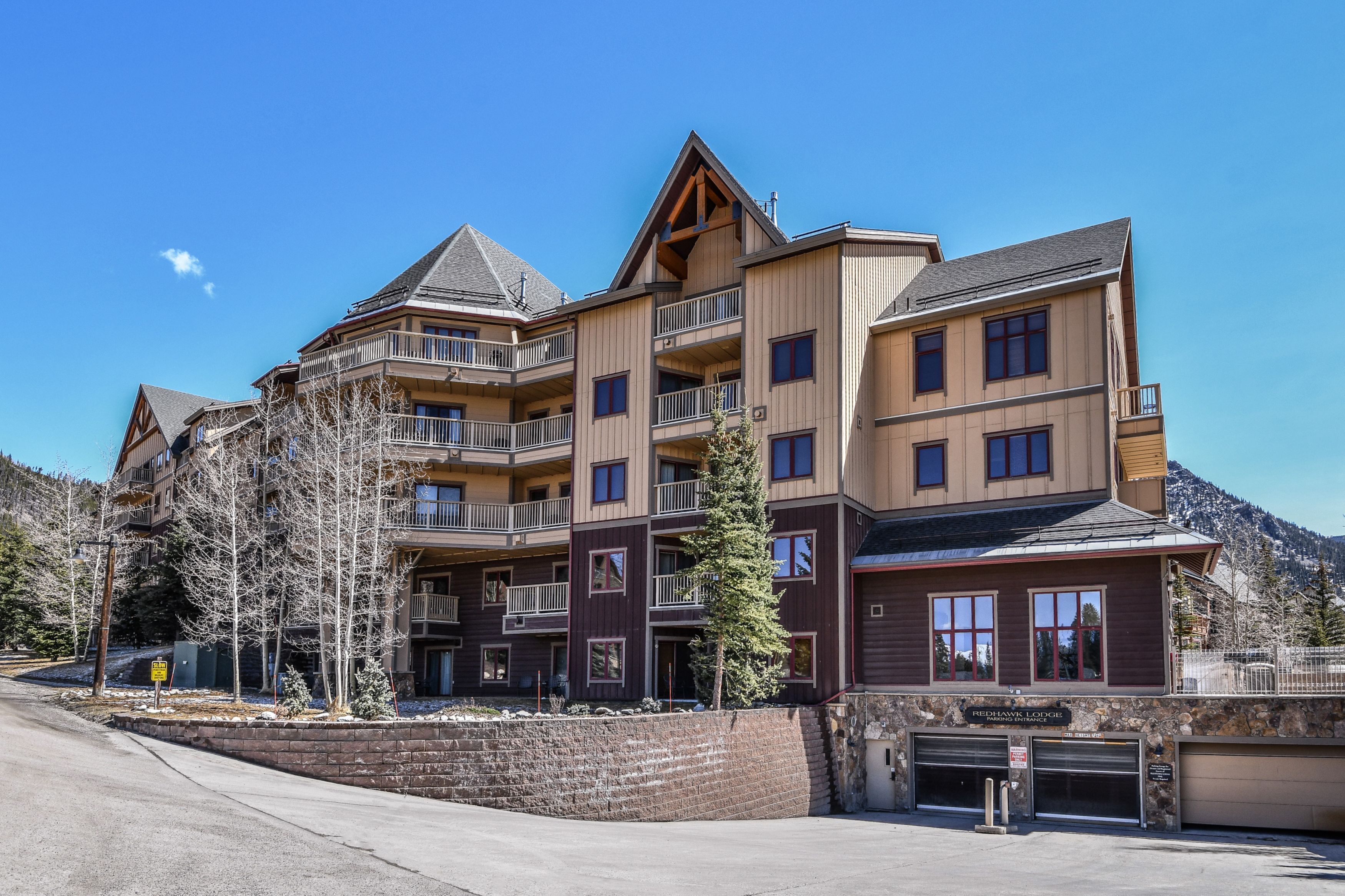 Deluxe Condo, 2 Bedrooms, Balcony, Mountain View (Red Hawk Lodge 2220) | Exterior