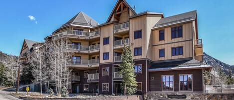 Condo Deluxe, 2 habitaciones, balcón, vista a la montaña (Red Hawk Lodge 2220) | Exterior