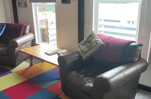 Cabin | Living area