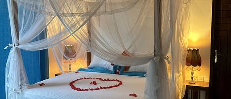 مكتب وواي فاي مجانًا وملاءات أسرّة