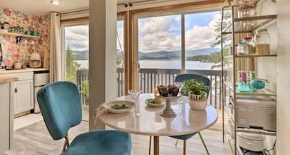 Lakefront Cottage with Hot Tub and Fire Pit