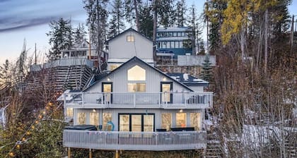 Lakefront Honeymoon Bay Studio