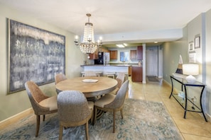 Dining - Sandy Key 331: 3 BR/ 2 BA Perdido Key Beachfront Condo, On-Site Rental Office, Sleeps 8 (Pensacola)