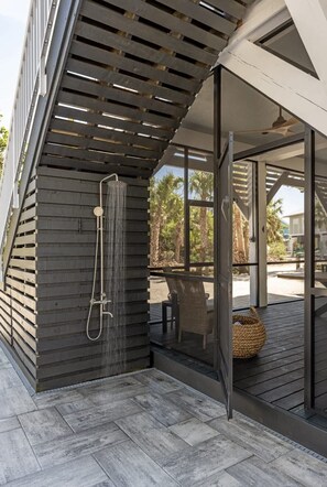 Terrace/patio - Seashell Escape: Heated Pool•Golf Cart•Pool•Trusted Local Hosts (North Captiva)