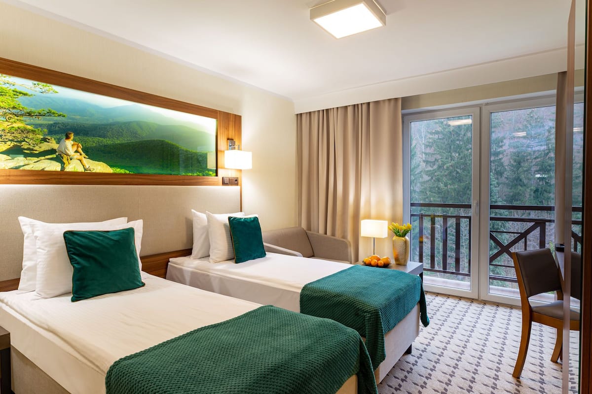 Family Studio | 1 bedroom, desk, laptop workspace, free WiFi