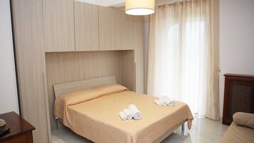 2 Schlafzimmer, Bügeleisen/Bügelbrett, WLAN, Bettwäsche