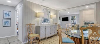 Cozy Cottage on St Simons Island - Pet Friendly