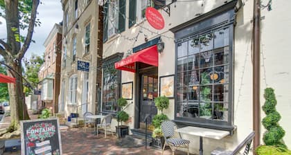 HEART of OLD TOWN! Historic 2 BR | Walk to KING ST