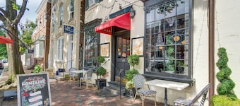 HEART of OLD TOWN! Historic 2 BR | Walk to KING ST