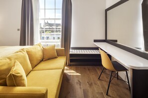 Estúdio superluxo (7) | Individualmente mobiliados, escrivaninha, Wi-Fi de cortesia