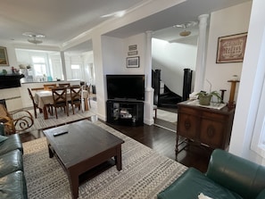 TV, fireplace, DVD player, books