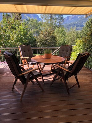 Outdoor dining - Vacation home - near to beautiful skiing and hiking areas in Vorarlberg, CH /FL (Göfis)