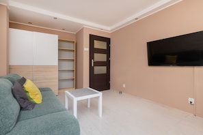 1 bedroom, desk, bed sheets