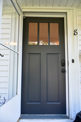 Retro-Chic Mid-Century Home w/ AC – 8 Min Drive to All Star Village & Downtown