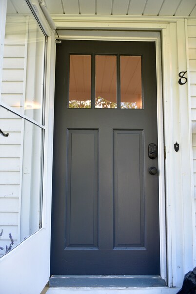 Retro-Chic Mid-Century Home w/ AC – 8 Min Drive to All Star Village & Downtown