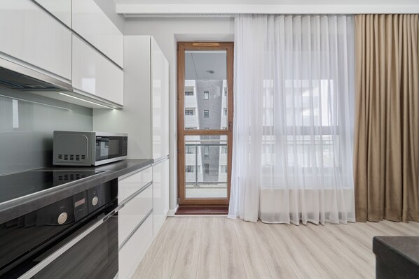 Apartment, 1 Schlafzimmer, Balkon, Flussblick | Eigene Küche | Mikrowelle, Ofen, Geschirrspüler, Wasserkocher mit Kaffee-/Teezubehör