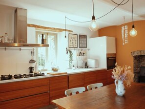 Fridge, microwave, oven, dishwasher - Vacation home Niosa by Interhome (Dego)