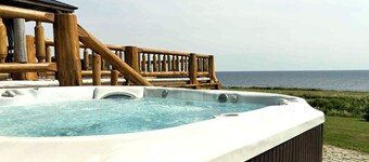 The Simeon - Upscale Bay Views by Doorbed