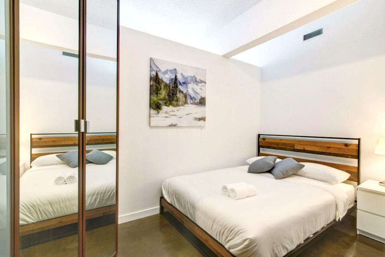 1 bedroom, desk, iron/ironing board, WiFi