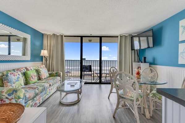 TV, offices - 0403 Havin' Fun by Atlantic Towers (Carolina Beach)