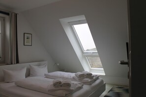 4 bedrooms, free WiFi, bed sheets