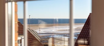 Die 2-zimmer Wohnung Liegt im Zweiten Obergeschoss Eines Mehrfamilienhauses auf der Südspitze Amrums