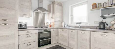 Køleskab, mikrobølgeovn, ovn, opvaskemaskine