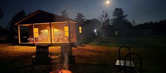 2 Bedroom w/King, 1 Bath across from Visitors Center- 4-Night Stay Discounts