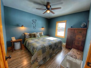 2 bedrooms, free WiFi, bed sheets, wheelchair access - 2 Bedroom w/King, 1 Bath across from Visitors Center- 4-Night Stay Discounts (Benezett)