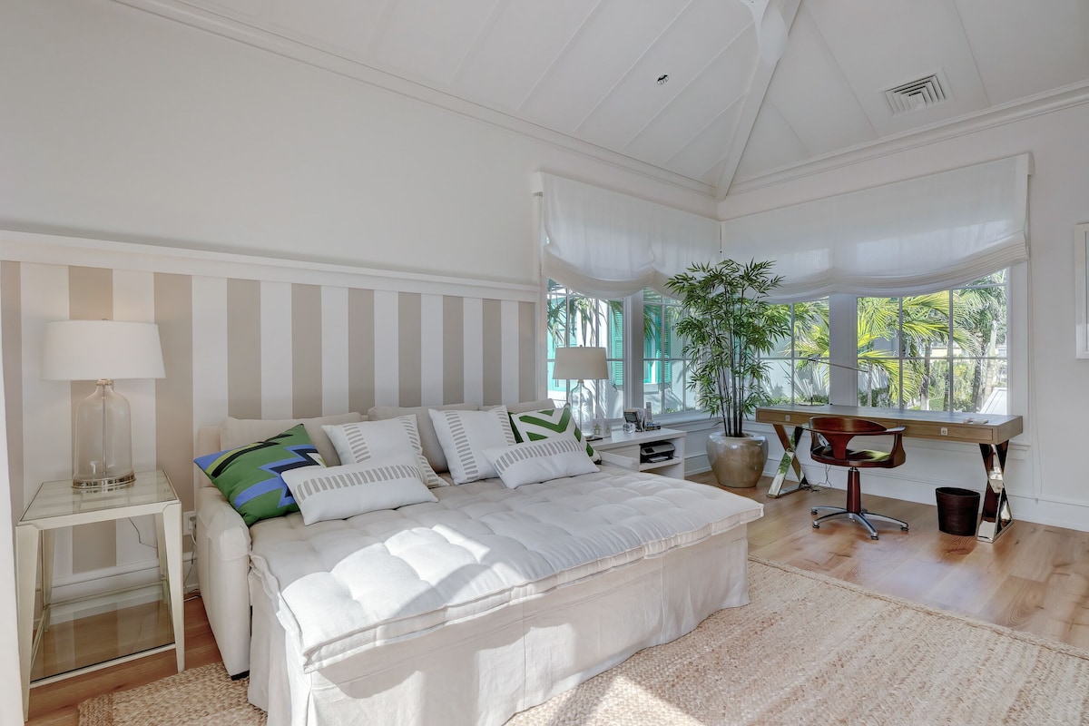 Photo 35 of The Sunshine Estate - Naples, FL