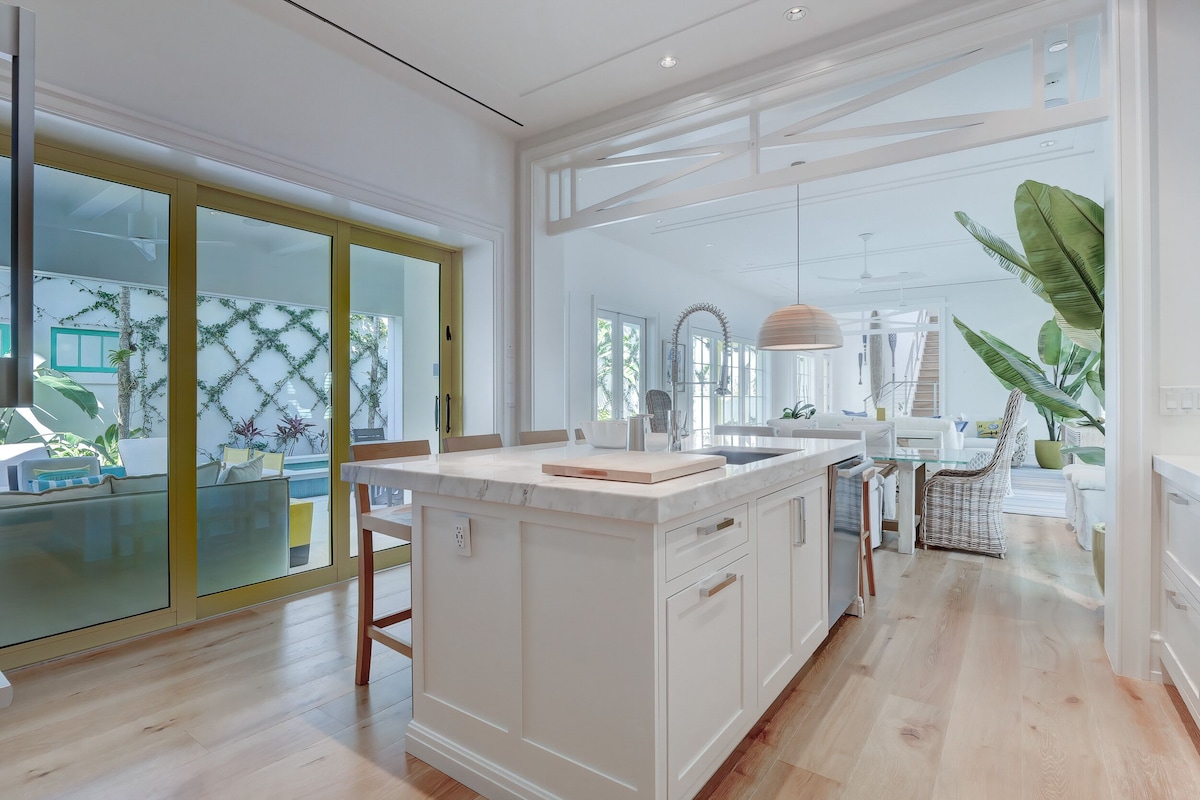 Photo 14 of The Sunshine Estate - Naples, FL