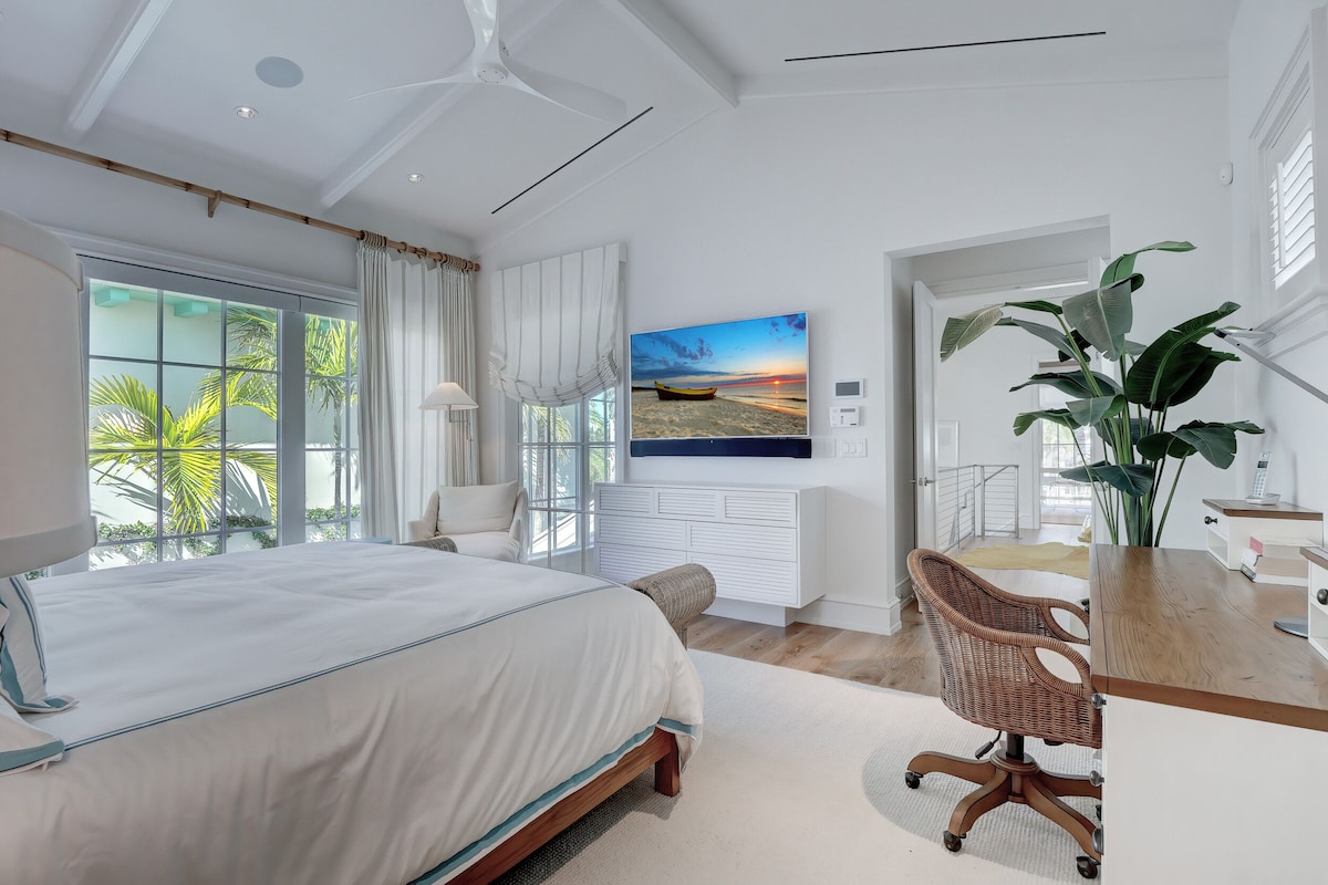 Photo 21 of The Sunshine Estate - Naples, FL