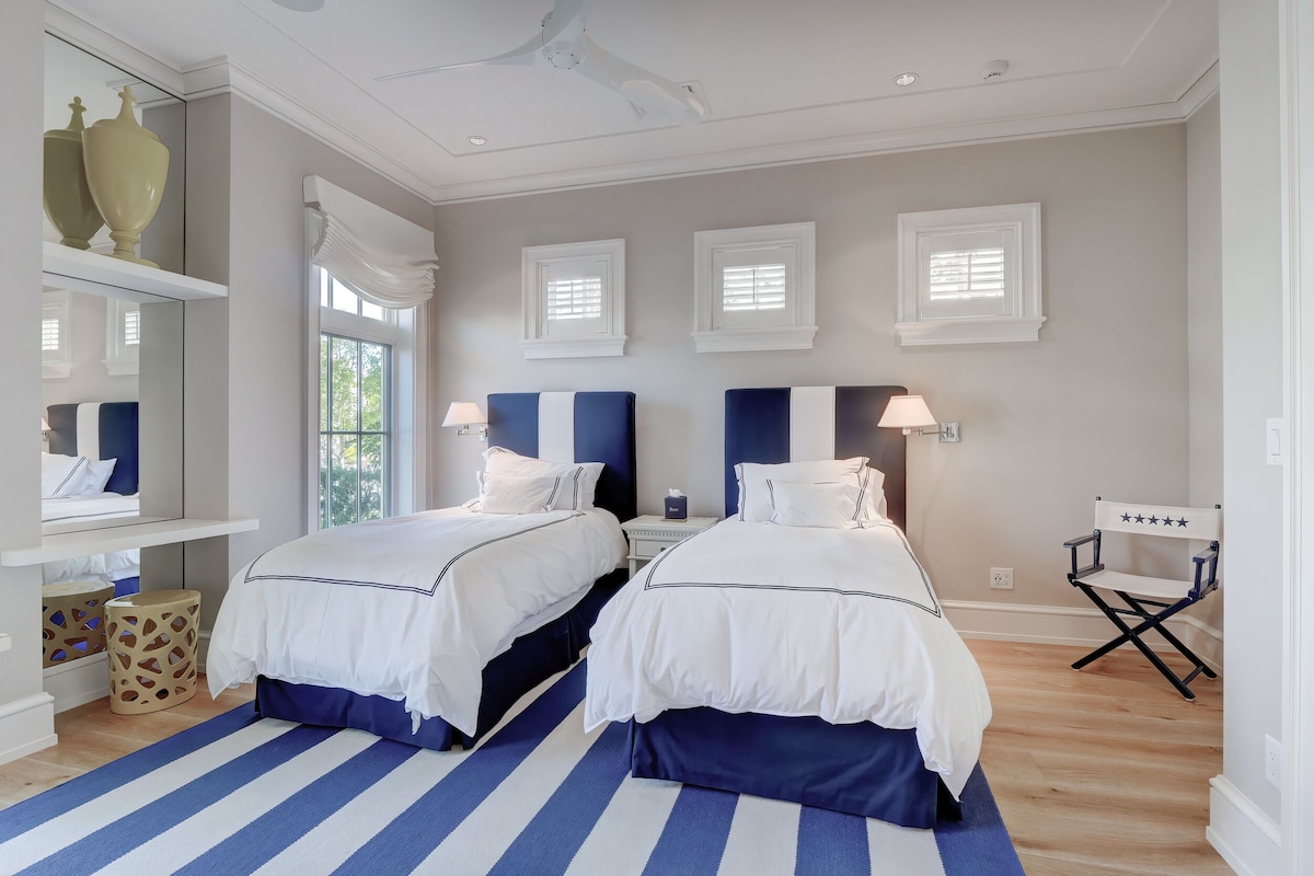 Photo 16 of The Sunshine Estate - Naples, FL